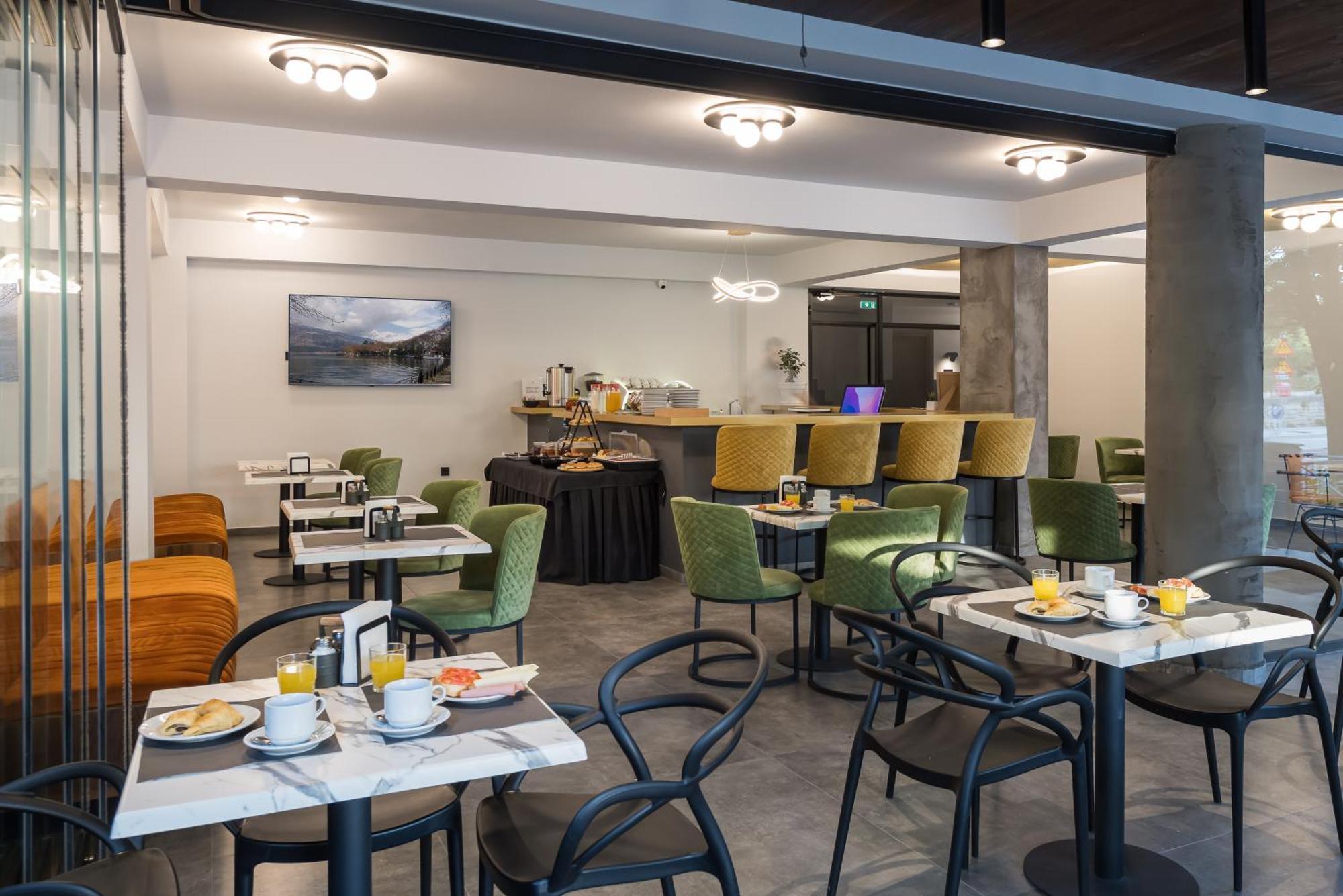Centro Hotel Яніна Екстер'єр фото